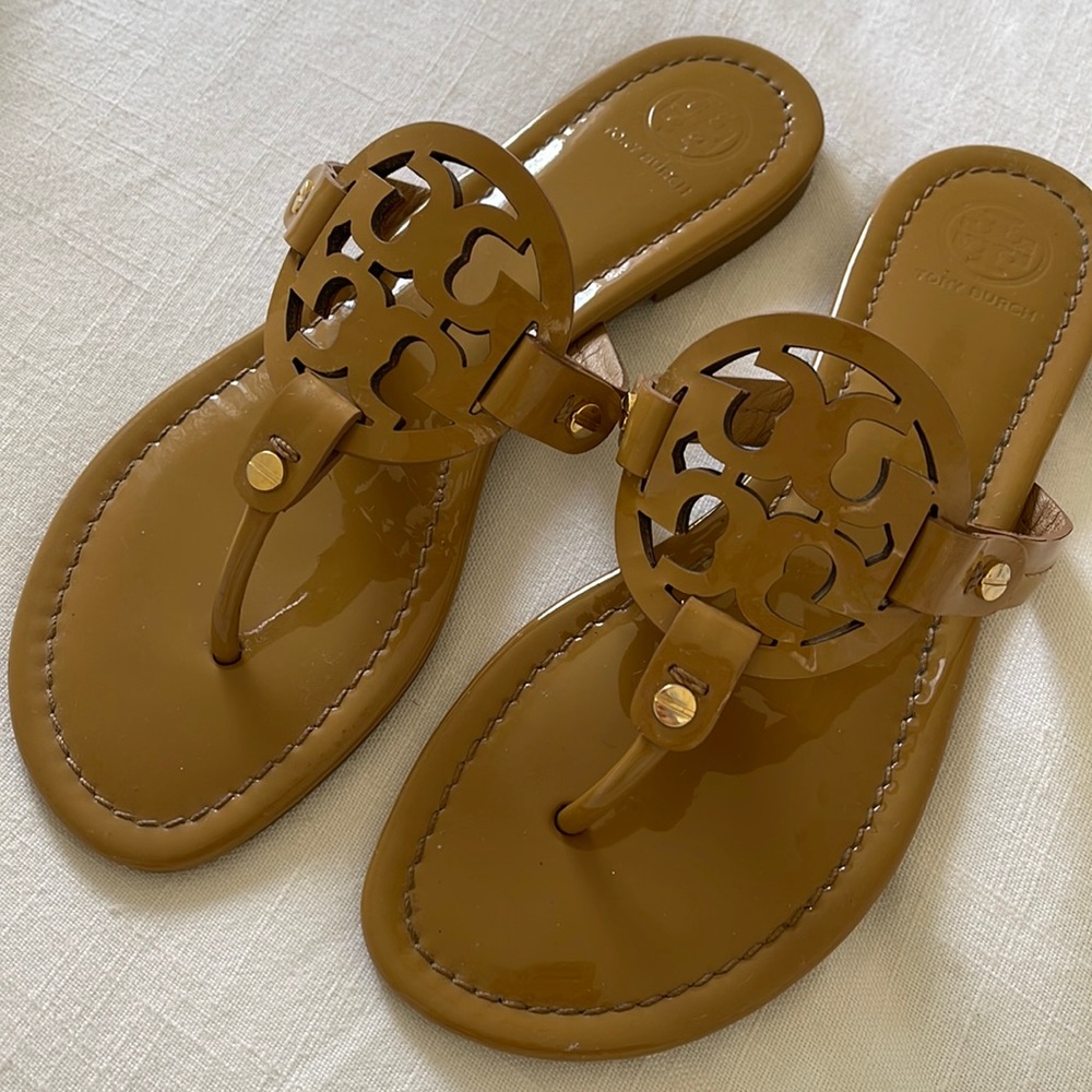 TORY BURCH PATENT LEATHER MILLER SANDAL